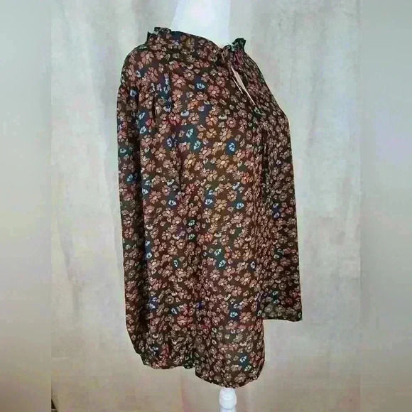 CeCe Daisy Melody Black Floral Blouse Size Medium - Picture 5 of 12